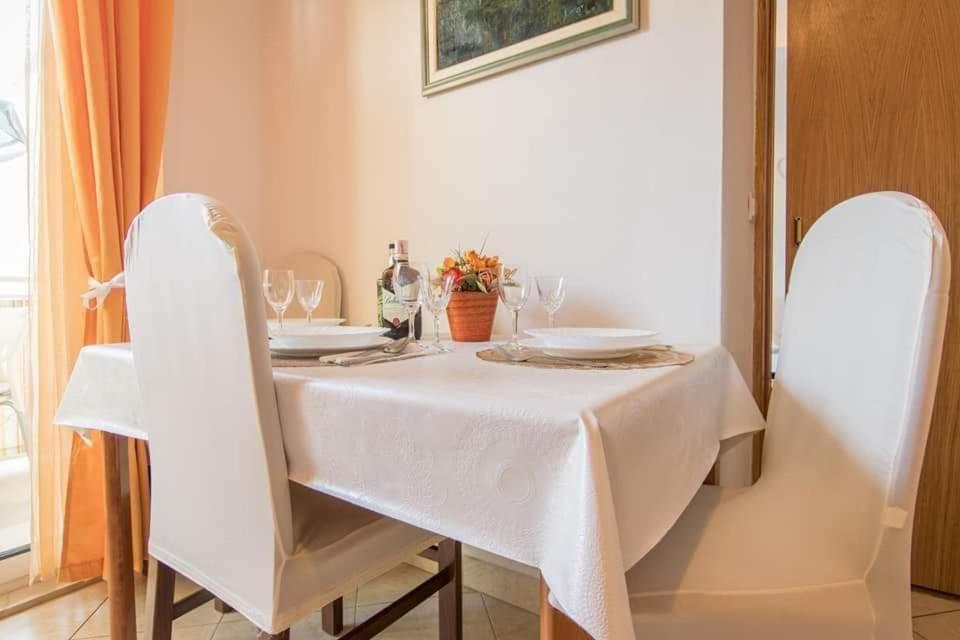Apartman Neda * Makarská